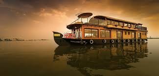 Deluxe Houseboats